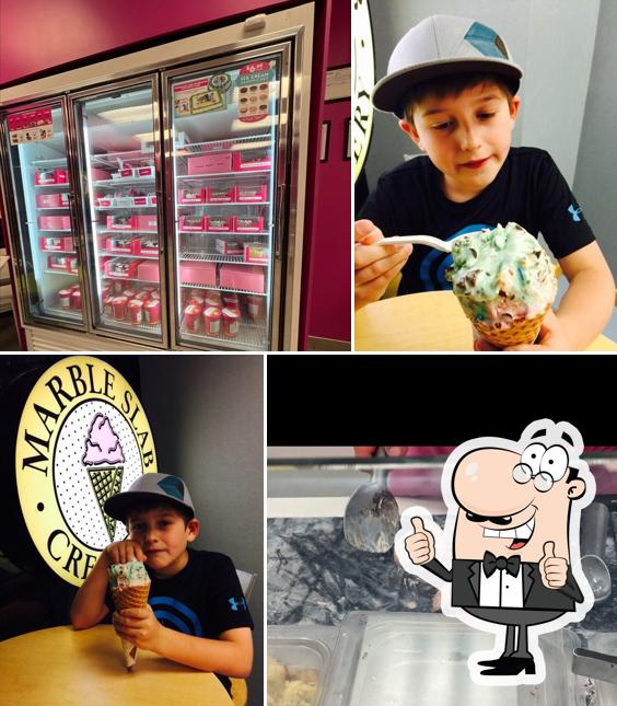 Voir cette photo de Marble Slab Creamery