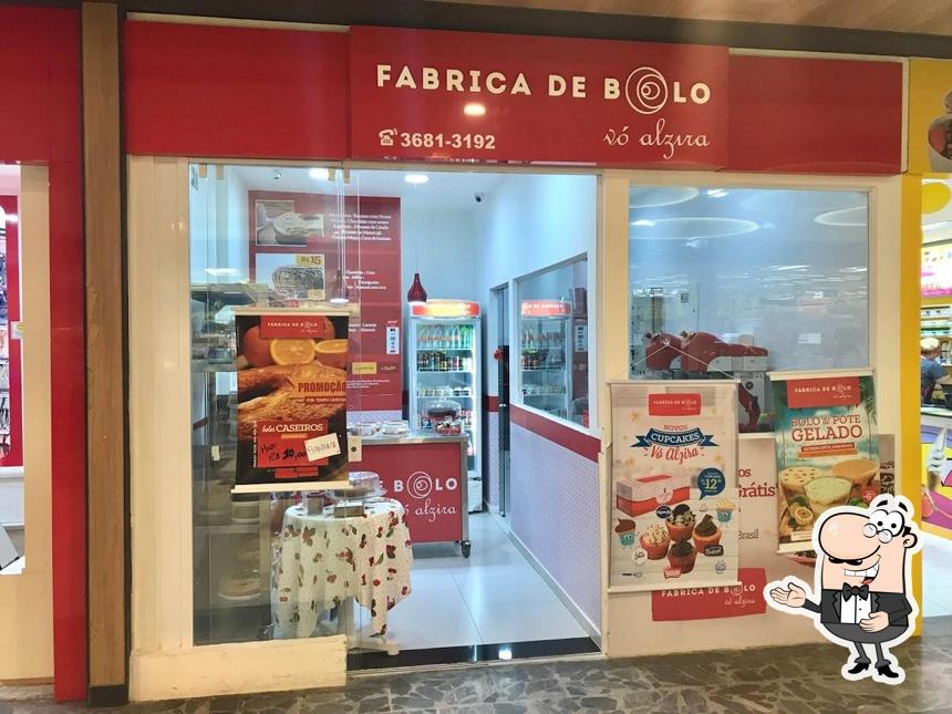 See this pic of Fábrica de Bolos Vó Alzira