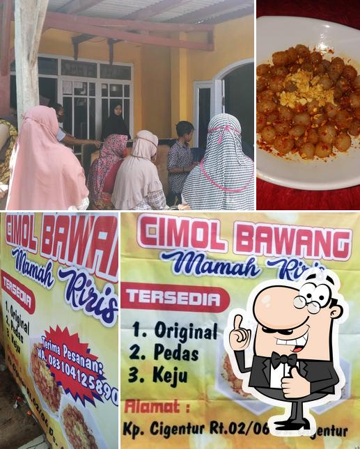 Look at the picture of Cimol Bawang Mamah Riris