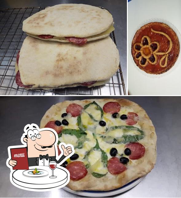 Platti al PizzAgriUm agri pizzeria, torta al testo