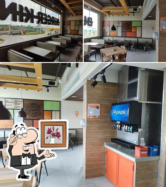 Veja imagens do interior do Burger King Drive Thru