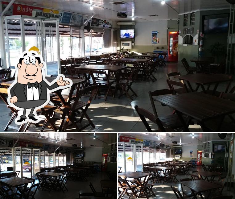 O interior do Eba Eba - Restaurante e Pizzaria