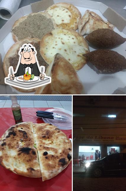 Confira a imagem apresentando comida e interior no PIZZARIA FLOR DO LIBANO