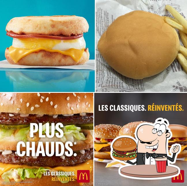 Commandez un hamburger à McDonald's