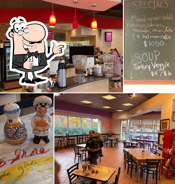 Momo's Cafe in Newport News - Restaurant menu and reviews