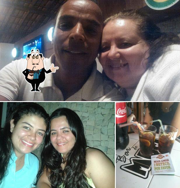Desfrute de uma bebida no Bar do Muci