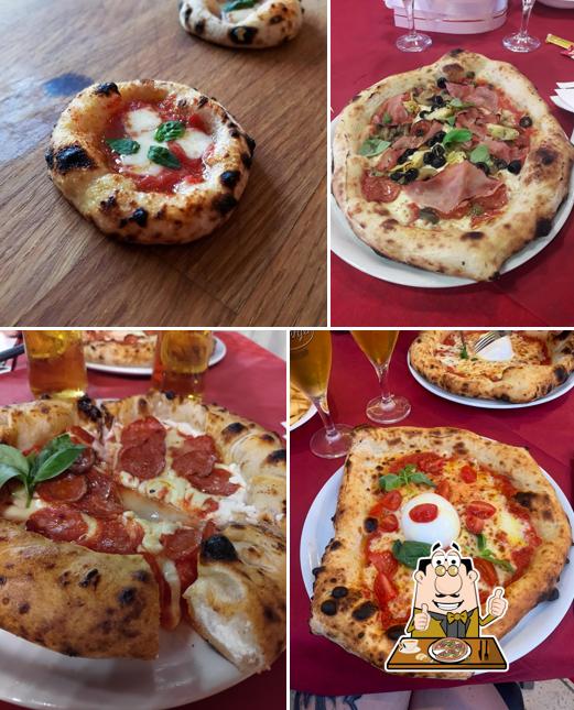 Choisissez des pizzas à Ristorante Pizzeria Da Robert “Mimi la Regina d’oro 24 k” Venezia Jesolo Lido