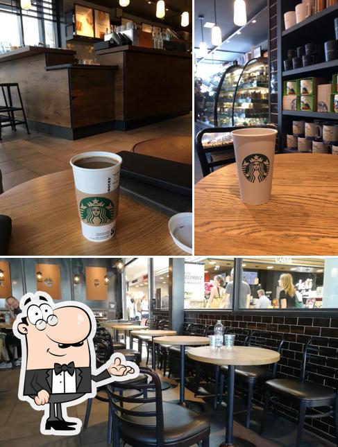 L'intérieur de Starbucks