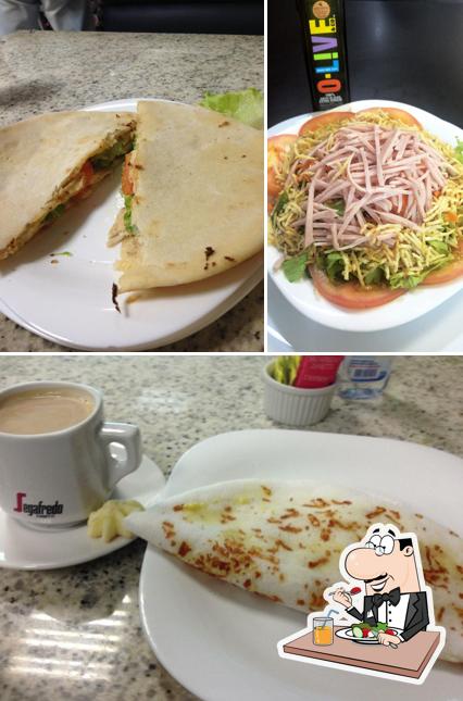 Comida em Estação Dominique