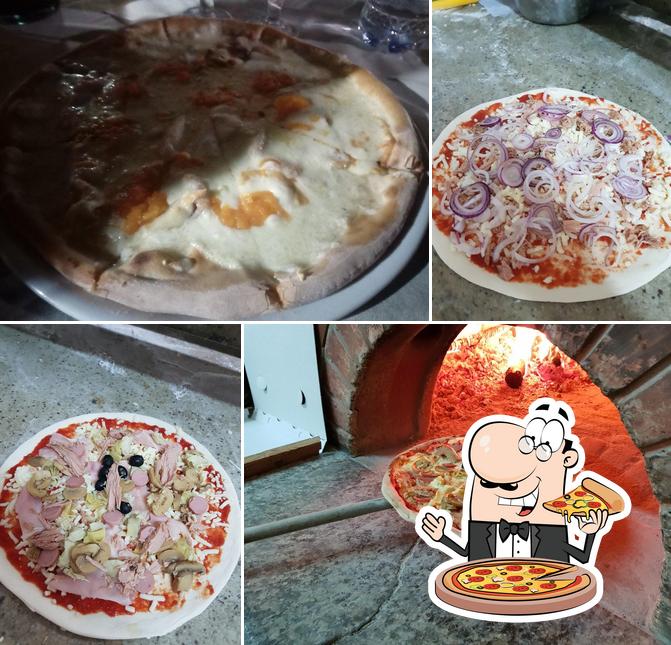 Elige una pizza en Bar Sorrento di Santoro Bombina