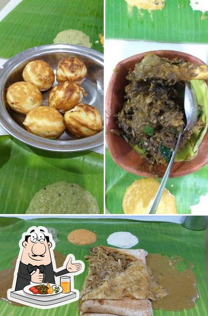 Food at Ammayi Veedu Pot Cook