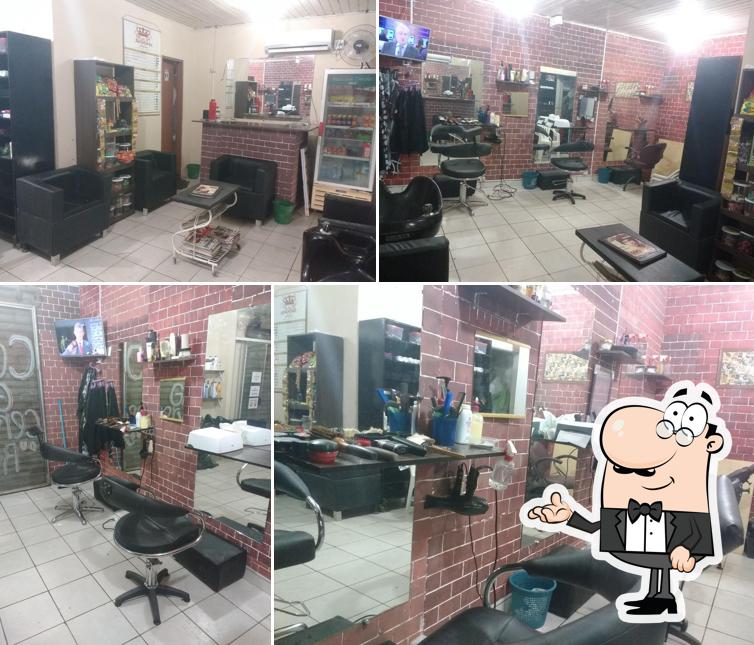 O interior do Real Barbearia