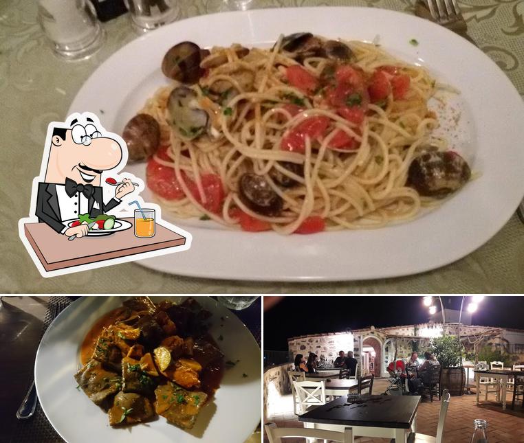 Dai un’occhiata alla foto che raffigura la cibo e interni di Antica Locanda "Sa Turre"