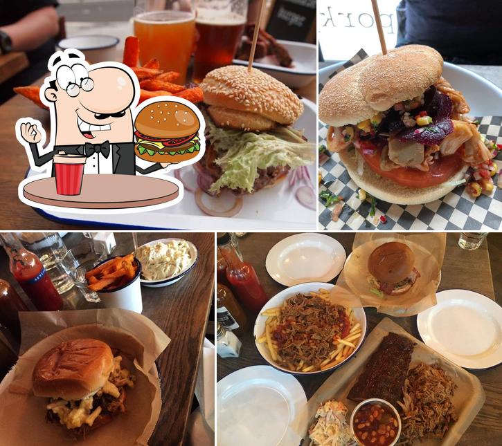 Order a burger at Porky's & Play