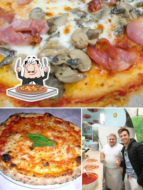 Prova una pizza a PIZZERIA RISTORANTE "VARCA E NAPULE"