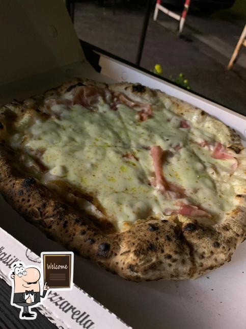 Vedi questa foto di REGINELLA PIZZERIA FORNO A LEGNA