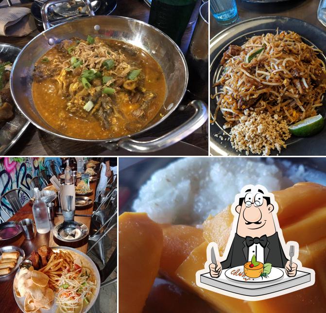 Блюда в "EAT BKK Thai Kitchen & Bar (Steeles)"
