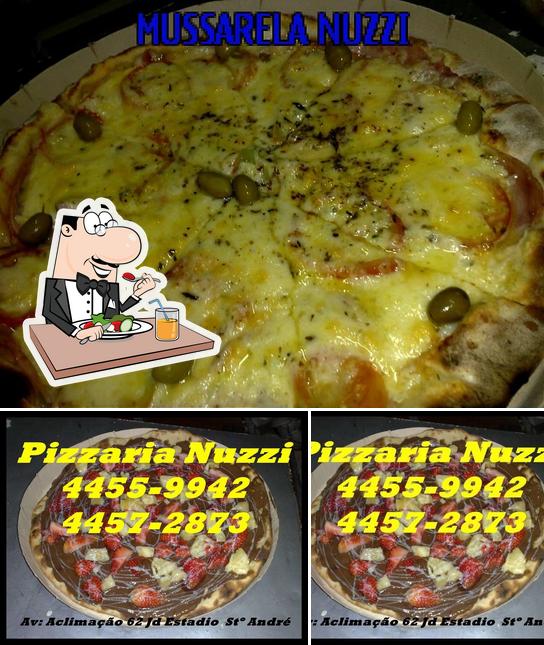 Comida em Pizzaria Nuzzi