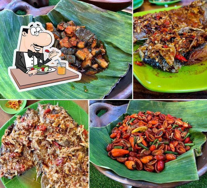 Food at Saung Sunda & Kopi Aing