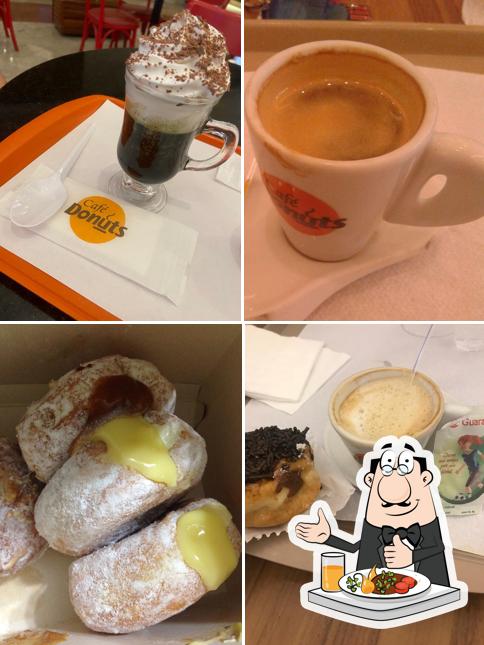 Comida em Café Donuts