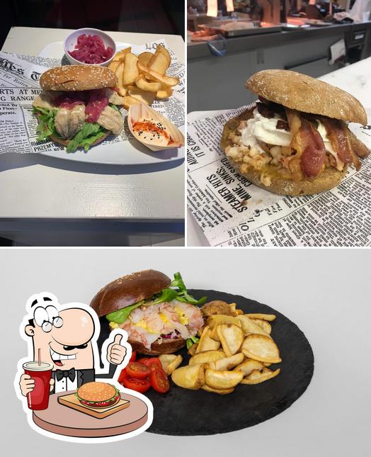 Ordina un hamburger a Gastronomia Sea&No - Trasferiti in Via Silvio Pellico 12