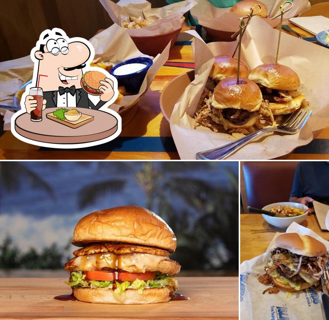 Tómate una hamburguesa en Islands Restaurant Mission Valley