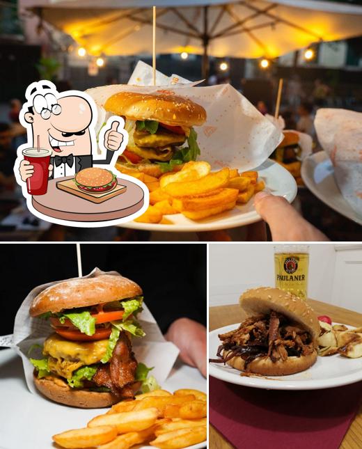 Ordina un hamburger a QUELLO - TRINCHERIA POLPETTERIA ROSETTERIA