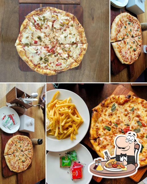 Pick pizza at PAPILIO