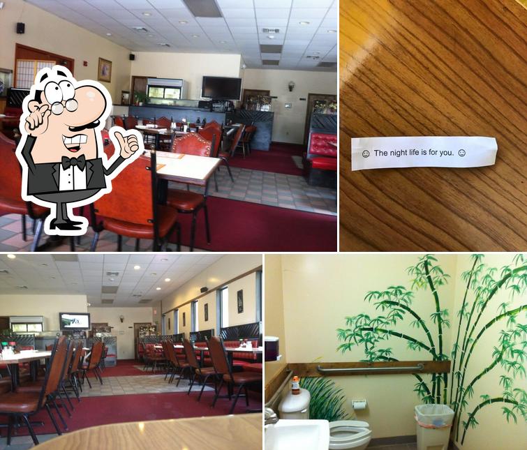 The interior of Ping's Chinese