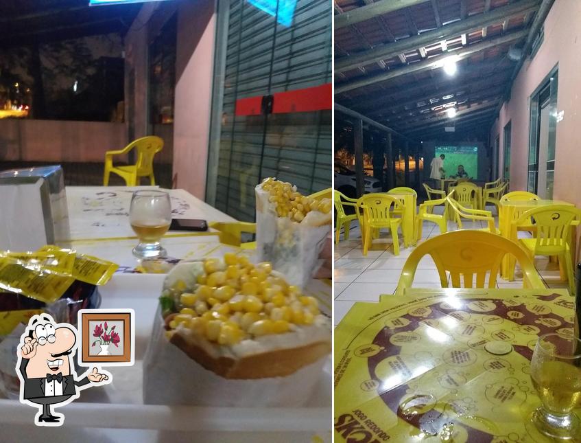 O interior do Raffinha Lanches