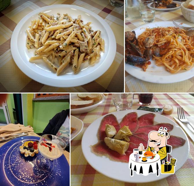 Platti al Ristorante pizzeria La Villa dei Pini