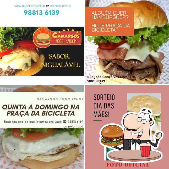 Delicie-se com um hambúrguer no Camargos Food Truck