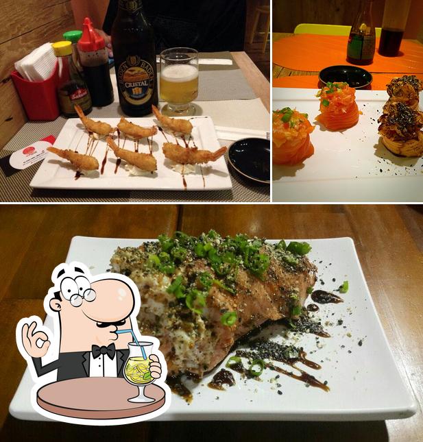 Confira a imagem ilustrando bebida e comida no Sukasa Sushis e Temakis