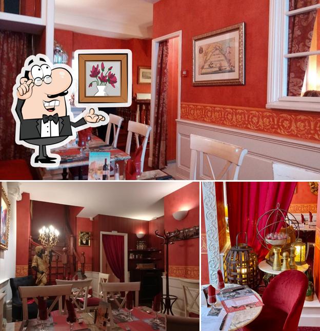 Installez-vous à l'une des tables de Bistro VENITIEN