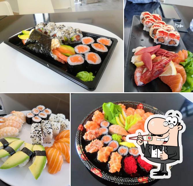 Les sushi sont offerts par KONA Bar