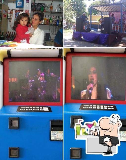 Bar Do Indio. Porções E Musicas Na Junkebox