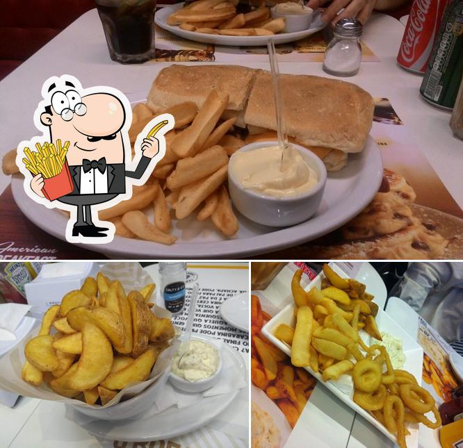 At A CHAPA HAMBURGERS - Itaim Bibi you can enjoy French-fried potatoes