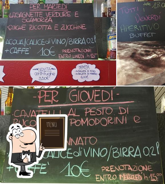 Leggi il menu sulla lavagna