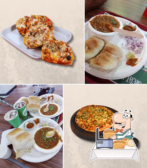 Garlic bread at Geeta Pav Bhaji