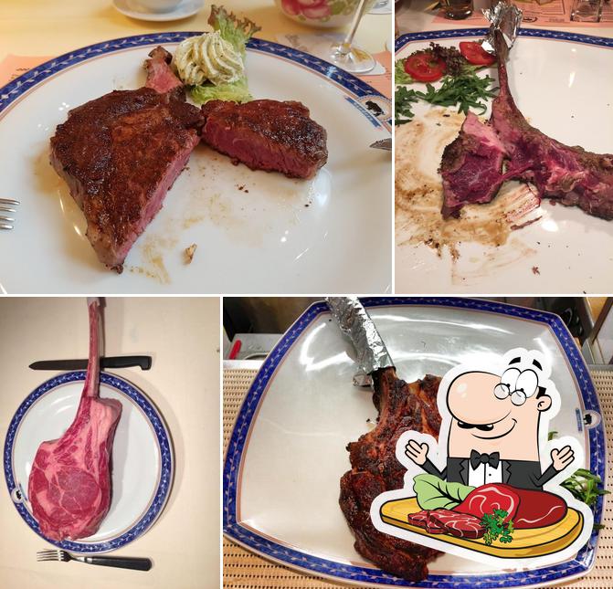 Probiert ein Fleischgericht bei Sanders Steakhaus