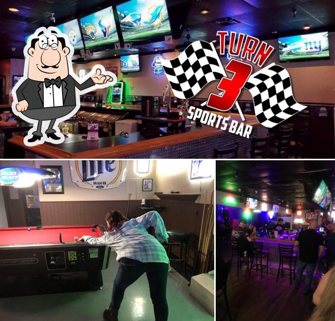 El interior de Turn 3 Sports Bar