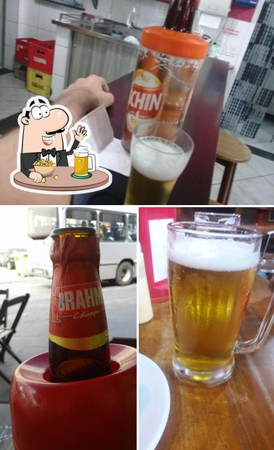 Você pode tomar um copo de cerveja leve ou escura