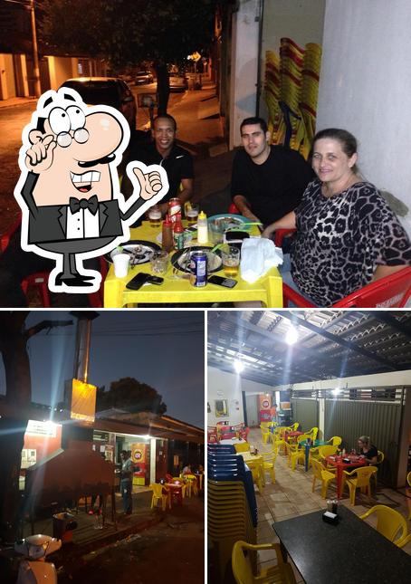 O interior do Espetinho do Regis