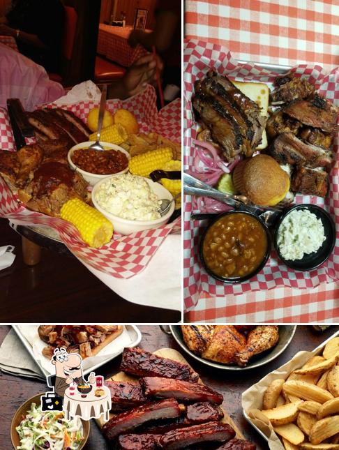 Food at Famous Dave's Bar-B-Que