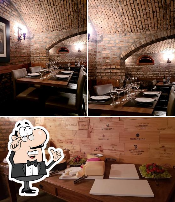 O interior do Enoteca Decanter