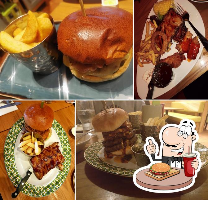 Prueba una hamburguesa en Harvester Llantrisant