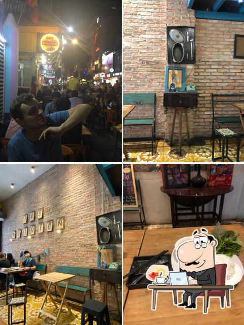 Check out how Bún Chả 145 looks inside