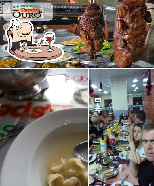 Comida em Churrascaria Espeto de Ouro