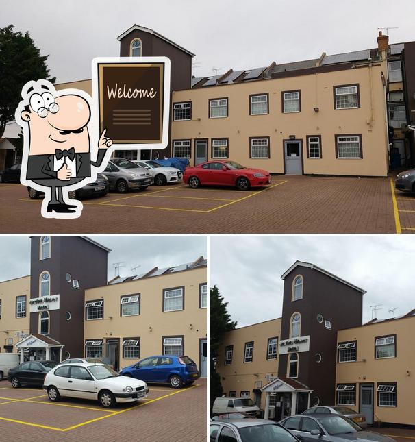Boston Manor Hotel in London Restaurant reviews