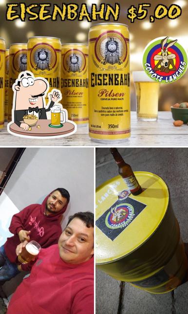 Você pode tomar um copo de cerveja leve ou escura